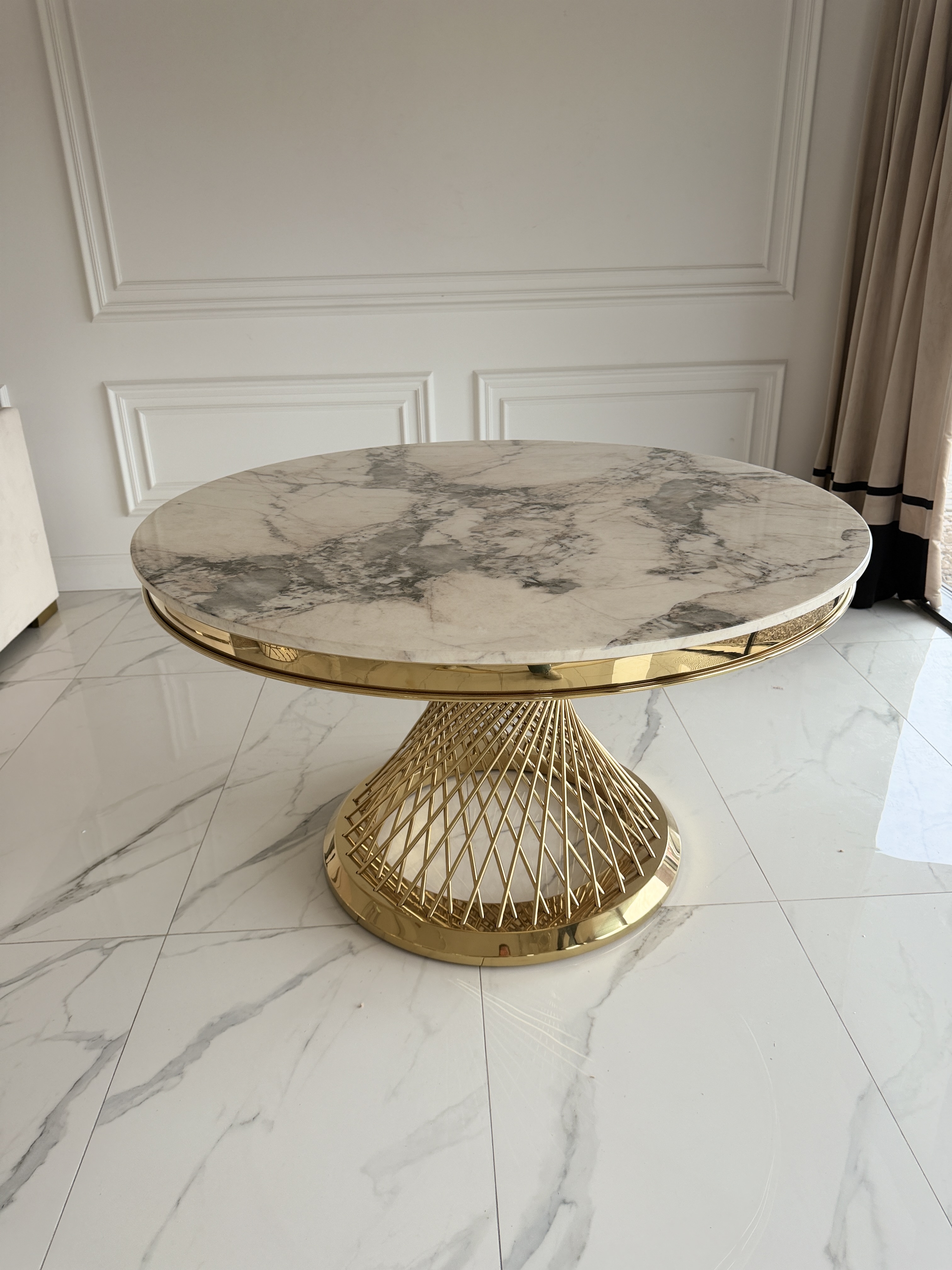 Stół designerski z blatem Patagonia, złoty 130 cm ANTONIO