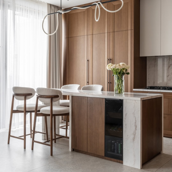 Tajemnice pracy z fornirem: Co musisz wiedzieć, zanim zamówisz wymarzone meble.