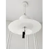 Designerska Lampa Wisząca Plater Czarna Nowoczesna Premium ukazana z boku. Detal wykończenia od Primavera Home.