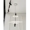 Detale Designerskiej Lampy Wiszącej Plater Czarna Nowoczesna Premium w zbliżeniu. Meble na zamówienie od Primavera Home.