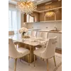 Ekskluzywne Krzesło NAOMI – Nowoczesny Włoski Design w wyrafinowanej formie- Primavera Home w jasnym wnętrzu, dodające elegancji przestrzeni.