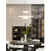 Widok od dołu Designerskiej Lampy Wiszącej Plater Czarna Nowoczesna Premium w nowoczesnym wnętrzu. Detal wykończenia od Primavera Home.