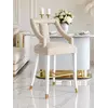 Hoker Glamour PALACE Beżowy Biały w stylowej aranżacji nowoczesnego salonu. Meble na zamówienie od Primavera Home.