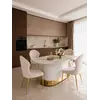 Stylizacja Krzesła Złote Beżowe LOUIS w eleganckim gabinecie. Meble na zamówienie od Primavera Home.