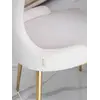 Widok od tyłu Krzesła Złote Beżowe LOUIS, eksponujący jego elegancję. Meble na zamówienie od Primavera Home.