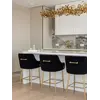 Nowoczesny hoker glamour w tkaninie velvet czarny złoty PALOMA z boku. Ekspozycja w salonie od Primavera Home.