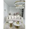 Widok na dolną część stolika kawowego BOND glamour, złoty z białym marmurowym blatem. Detal wykończenia od Primavera Home.