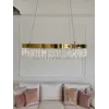 Detale wykończenia Żyrandola Kryształowego Ring Złoty 80 cm Diamond, ekspozycja w salonie od Primavera Home.