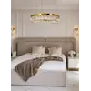 Ekspozycja Żyrandola Kryształowego Ring Złoty 80 cm Diamond w jasnym wnętrzu, stylizacja od Primavera Home.