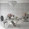 Perspektywa stołu LV COLLECTION Srebrny, ukazująca jego unikalny design, dostępnego w ofercie Primavera Home.