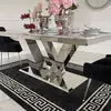 Detale nóg stołu LV COLLECTION Srebrny, wykonane z najwyższej jakości materiałów przez Primavera Home.