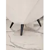 Fotel Bentley z boku, idealnie wpisujący się w aranżację nowoczesnego wnętrza od Primavera Home.