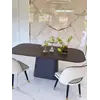 Nowoczesny Stół Rozkładany Modena – Drewniany na Jednej Nodze w kontakcie z naturą. Aranżacja nowoczesnego wnętrza od Primavera Home.