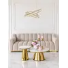 Sofa LONDON Beżowa ustawiona w jasnym wnętrzu domu. Aranżacja nowoczesnego wnętrza od Primavera Home.