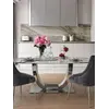 Stół Nowoczesny Glamour z marmurowym blatem w jasnym i przestronnym wnętrzu. Ekspozycja w salonie od Primavera Home.
