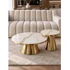 Perspektywiczne ujęcie stolika kawowego BOND glamour prezentującego swój elegancki design. Meble na zamówienie od Primavera Home.