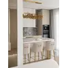 Hoker glamour PALOMA w ekspozycji w showroomie, przyciągający wzrok detal wykończenia. Oferowane przez Primavera Home.