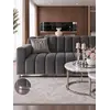 Sofa LONDON Nowoczesna w jasnym wnętrzu, podkreślająca swoją elegancję. Ekspozycja w salonie Primavera Home.