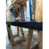 Nowoczesny stół srebrny czarny marmur do jadalni na 10 osób 240 cm ART DECO OUTLET Primavera Home z dodatkiem tkanin, tworzącym przytulną atmosferę.