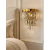 Kinkiet złoty, kryształowy lampa ścienna do sypialni, łazienki glamour DIAMOND 3 Primavera Home jako część całego zestawu. Stylowy dodatek do każdego pomieszczenia.
