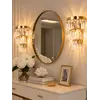Kinkiet złoty, kryształowy lampa ścienna do sypialni, łazienki glamour DIAMOND 3 Primavera Home w zbliżeniu. Wyjątkowa ekspozycja w salonie.