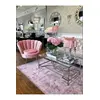 Fotel glamour SHELL SILVER nowojorski do sypialni przedpokoju różowy