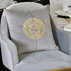 Poduszka ozdobna, welwetowa, szara, złota MEDUSA