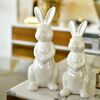 Dekoracja na stół, królik ceramiczny mały, perłowy, stojący, glamour, wielkanocny