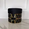 Pufa okrągła do sypialni, toaletki, tapicerowana glamour czarna złota DIAMOND