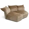 Zbliżenie na materac designerskiej sofy Lilia. Wysoka jakość od Primavera Home w Warszawie.