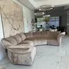 Zbliżenie na nogi designerskiej sofy Lilia w aranżacji. Meble Primavera Home w Warszawie.