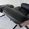 Szczegóły materiałów użytych do fotela Lounge z podnóżkiem. Projekt od Primavera Home.
