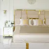 Skupienie na materiale bukowym łóżka glam w projekcie Primavera Home.