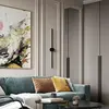 Wnętrze w stylu modern classic z kinkietem Modern od Primavera Home.