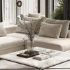 Ekspozycja sofy FIGARO z detalami wykończenia od Primavera Home.