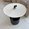 Nowoczesny design okrągłego stolika kawowego Tavolino prezentowany przez Primavera Home.