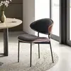 Ekspozycja krzesła Wing w showroomie w Warszawie. Designerskie meble Primavera Home.