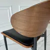 Detal ekoskóry na designerskim krześle Wing. Meble Primavera Home w luksusowym stylu.