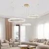 Żyrandol kryształowy Crystal XXL Złoty, doskonały do eleganckich wnętrz, projekt od Primavera Home.