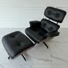 Ekspozycja fotela Lounge z podnóżkiem oraz podnóżka w showroomie Primavera Home.