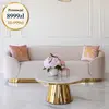 sofa beżowa z elementami złotymi do salonu w promoocji Florence