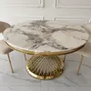 Nowoczesny detal okrągłego stołu Antonio 130 cm, projekt od Primavera Home w Warszawie.