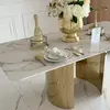 Aranżacja stołu glamour ROKSI w eleganckiej jadalni. Stylizacja od Primavera Home w Warszawie.