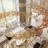 Dekoracje surowe w aranżacji z dekoracją Leaf Flow, projekt od Primavera Home.