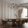 Nowoczesna aranżacja dekoracji Leaf Flow w eleganckim salonie. Projekt od Primavera Home.