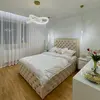 Detal złotego żyrandola kryształowego Crystal XS, przykład oferty Primavera Home.