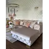 Kinkiet kryształowy, złoty, glamour, designerska lampa ścienna BULGARI w zbliżeniu pokazującym detale wykończenia. Meble na zamówienie od Primavera Home.
