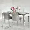 Designerski stół glamour ze szklanym blatem i blatem hartowanym, podkreślający elegancję wnętrza. Meble na zamówienie od Primavera Home.