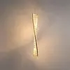 Stylowy złoty żyrandol kryształowy Crystal XS w aranżacji sypialni. Projekt Primavera Home.