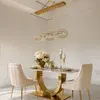 Aranżacja żyrandola CRYSTAL 5 Złoty w eleganckim salonie. Projekt od Primavera Home w Warszawie.